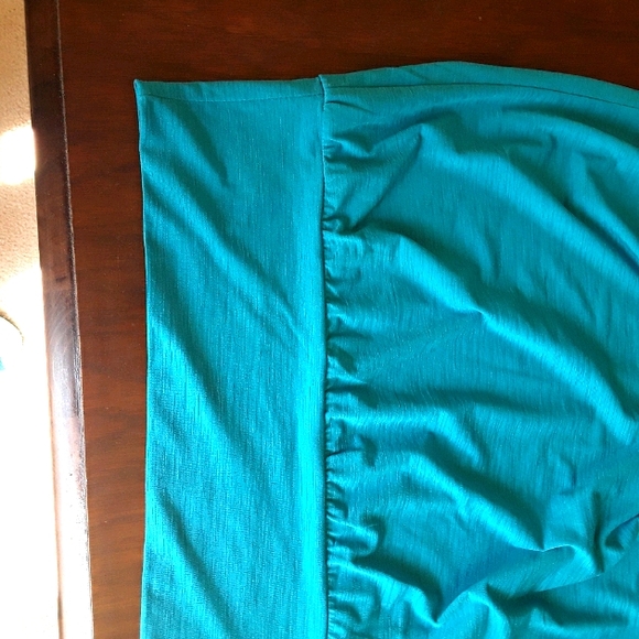 Sleeveless Top-Turquoise/Teal Top - Picture 5 of 5